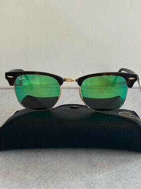 Ray-Ban Clubmaster RB3016 Sunglasses Matte Havana Frame Green Flash Lenses NWT